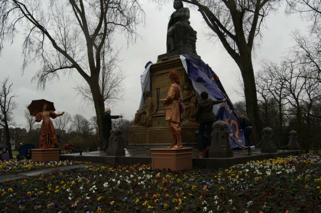 onthulling_standbeeld-joost-van-den-vondel_amsterdam-groot-beeld